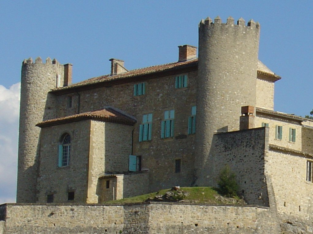 chateau de Mirabeau  site classé MH le 3 juillet 1970